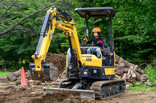 【11/9 中止】小型重機乗車体験 presented by 平野建設